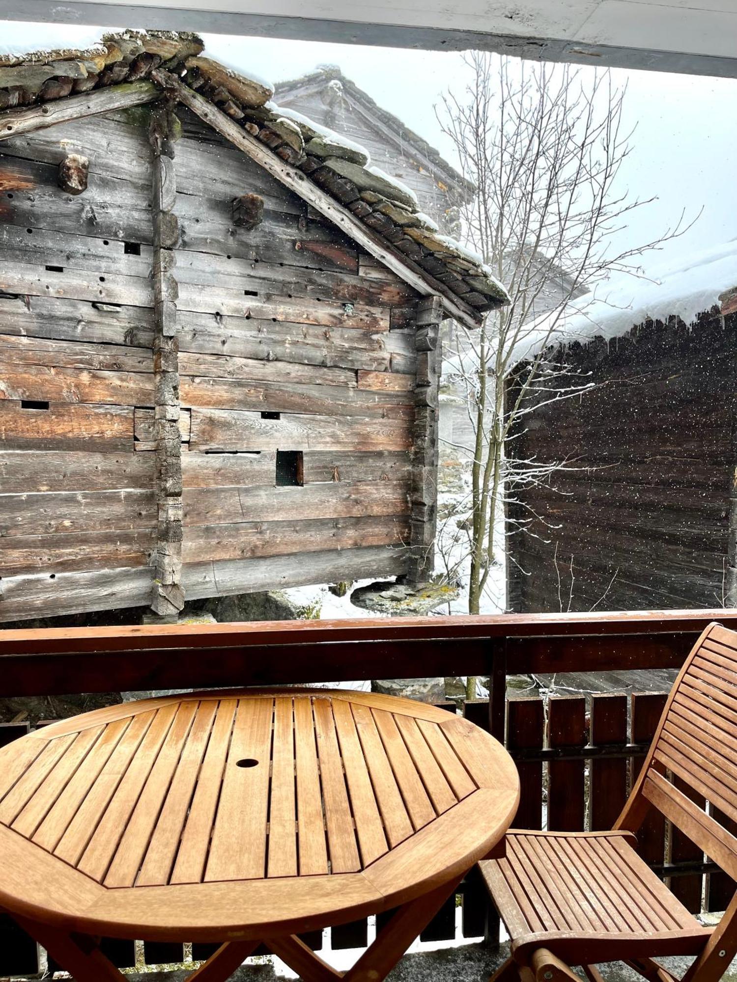 Holiday House Laerchenheim Vandrehjem Saas-Balen Eksteriør billede